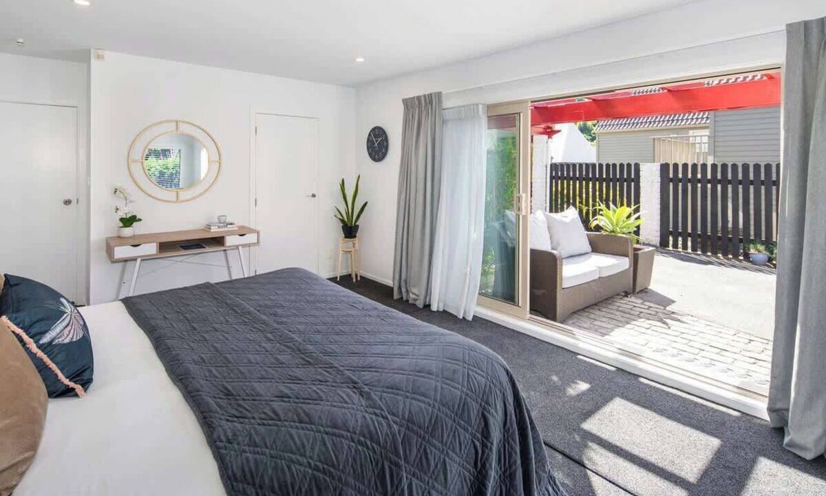 Wellington Apartment | Comfy stylish Central Wellington studio