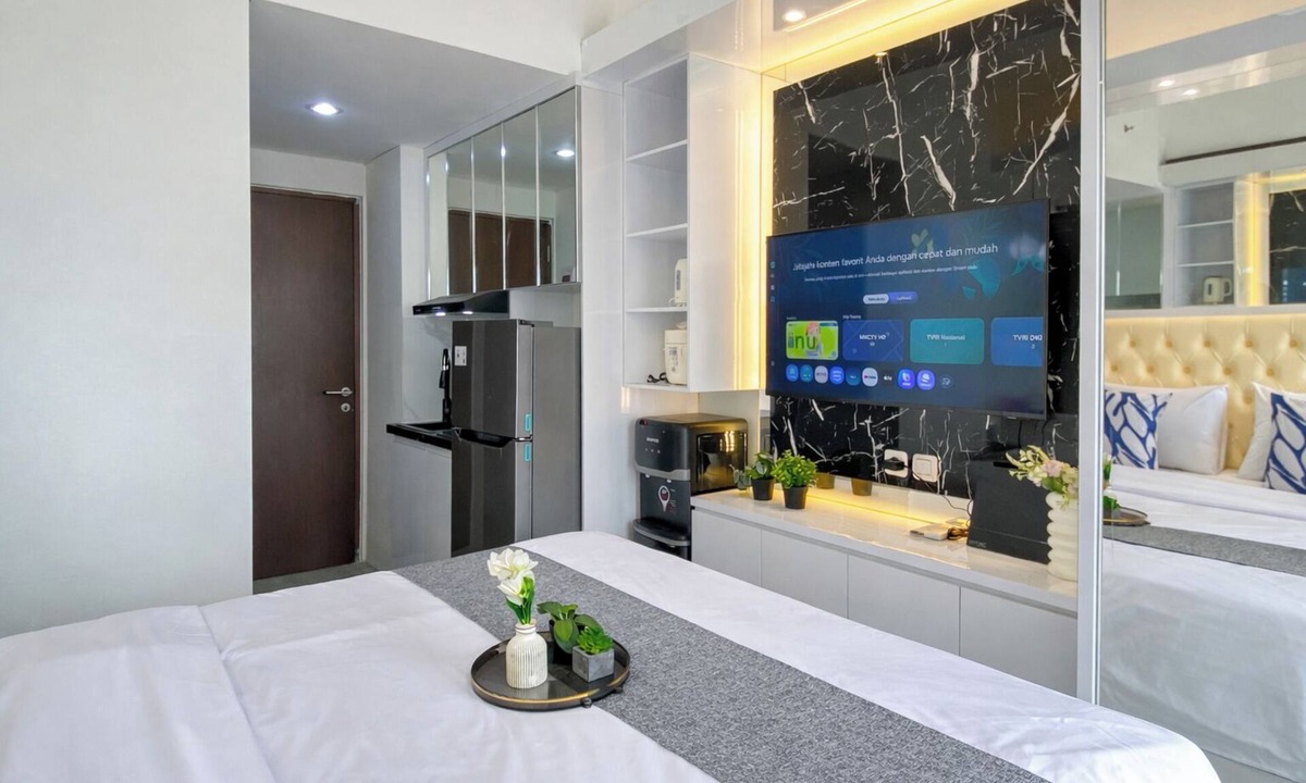 Bekasi Timur Apartment | Comfy White Studio At Transpark Juanda Bekasi Timur Apartment