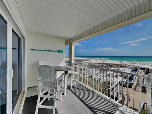 Seagrove Beach Apartment | Commodores Retreat #205