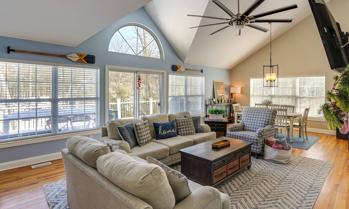 Athens House | Community Pool Access! Sleepy Hollow Lake Hideaway