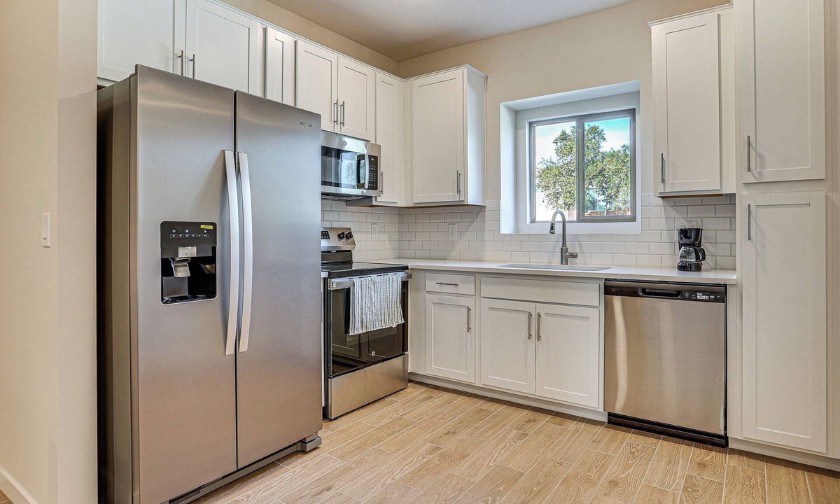 Phoenix Apartment | Community Pool & Hiking Trails: Deer Valley Condo
