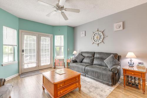 Red Hill House | Community Pool & Tennis Court: Myrtle Beach Condo