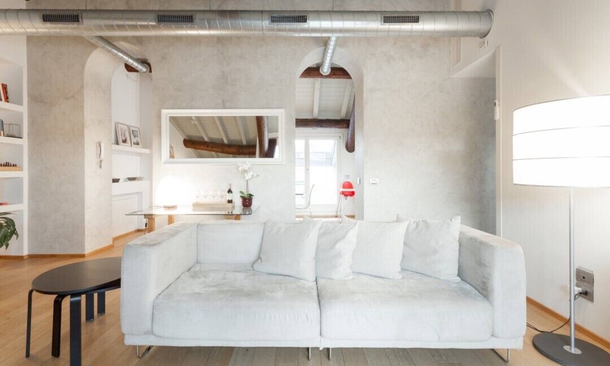 Como City Centre Apartment | Como Sweet Como - Free Parking - Central Como - 150 mq/1600 sq ft