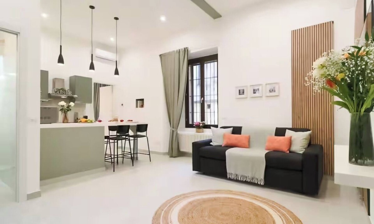 Como Apartment | COMO-SWISS BORDER MODERN APARTMENT/AC & WIFI