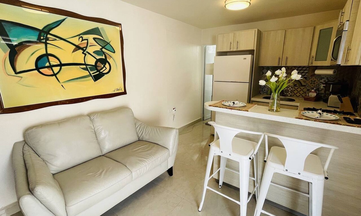 Bucana Apartment | Compact Haven with Private Entrance and FREE Parking and Laundry