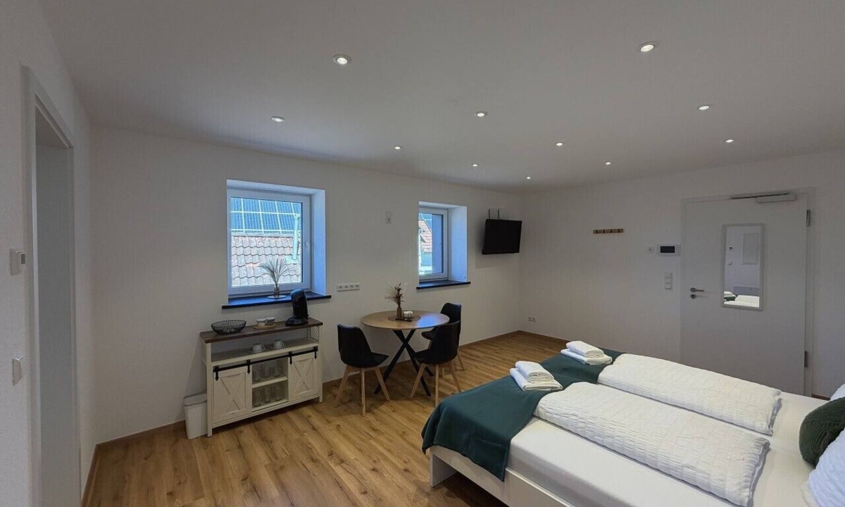 Burgau Apartment | Compact Studio 14 min Legoland Burgau | Smart Lock + WLAN