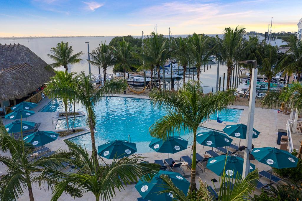 Whitney Beach Hotel | Compass Hotel by Margaritaville Anna Maria Sound