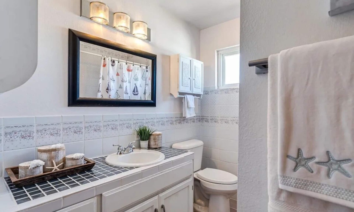 Dillon Beach House | Compass Rose - A Walk to Dillon Beach