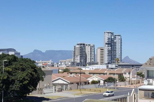 Bloubergstrand Apartment | Complete self-catering apartment close to the beach