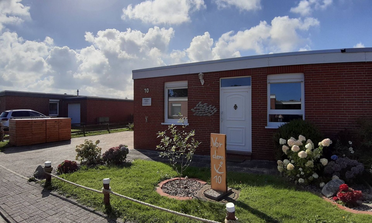 Dornumersiel House | completely newly renovated with bright, modern equipment. Near the beach!