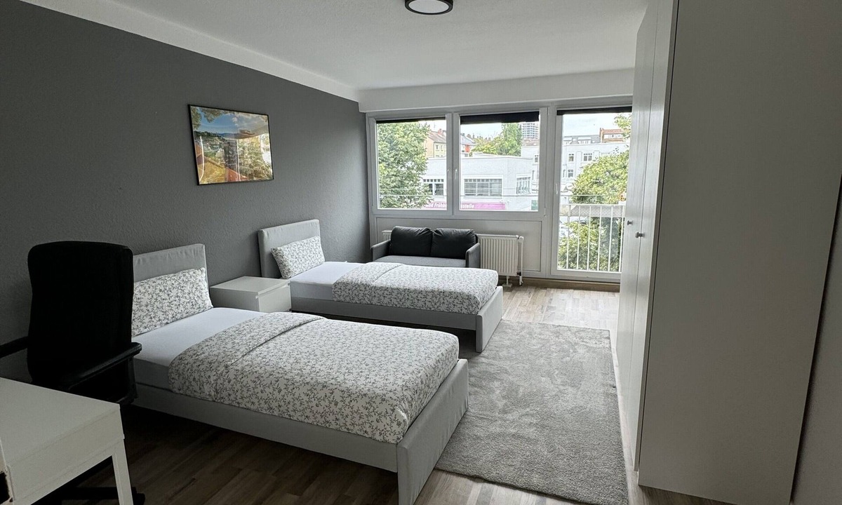 Kaiserlei Apartment | Completely Renovated 3-Room Shared Apartment | 6 People | Offenbach