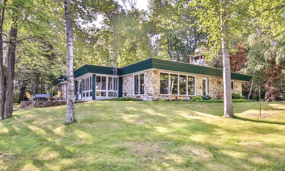 Boulder Junction House | Completely remodeled Lakefront home at the end of a peninsula