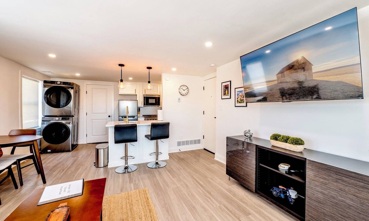 South Hyde Park Apartment | Completely remodeled apartment in the heart of Kansas City