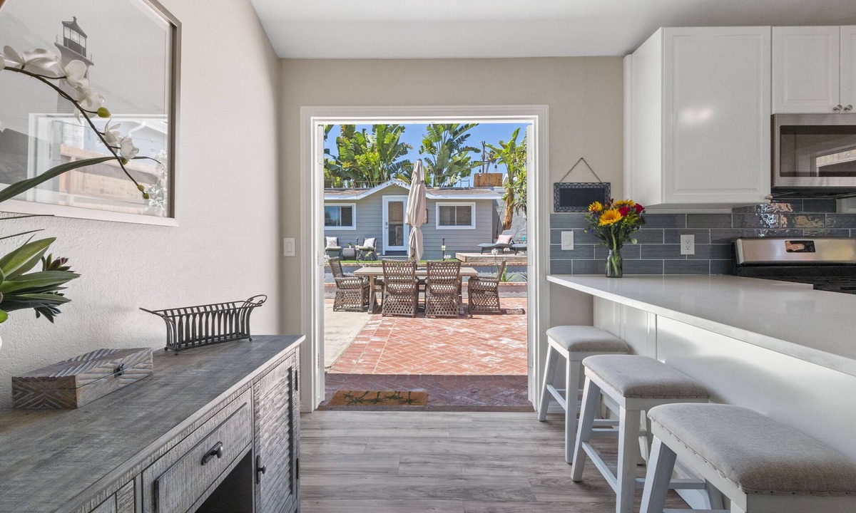 Lantern District House | Completely Remodeled Home in desireable Lantern District with Great Location!