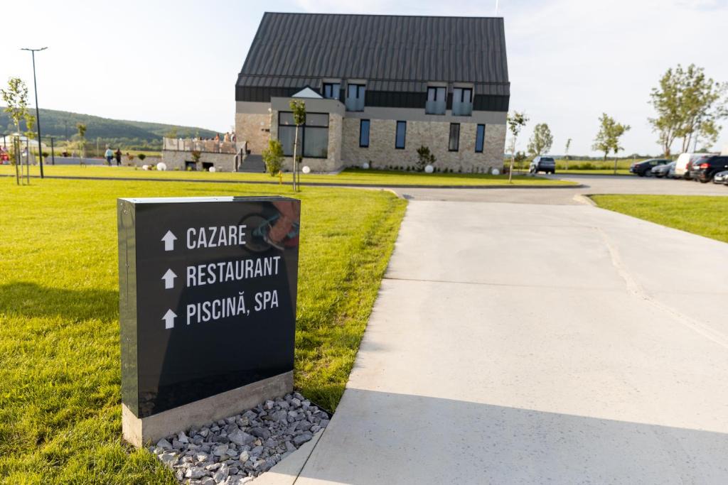 Hidiselu de Sus House | Complex Acom