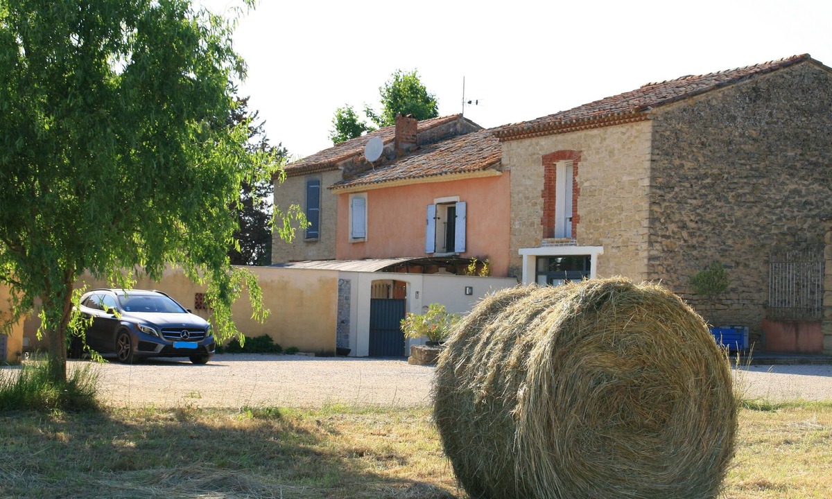 Monteux House | Complex in a large Mas Provençal in the countryside with private pool