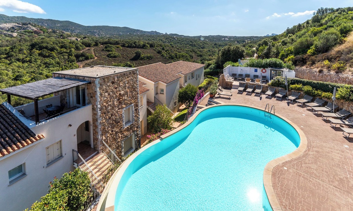Baja Sardinia Apartment | Complex with pool and sea view