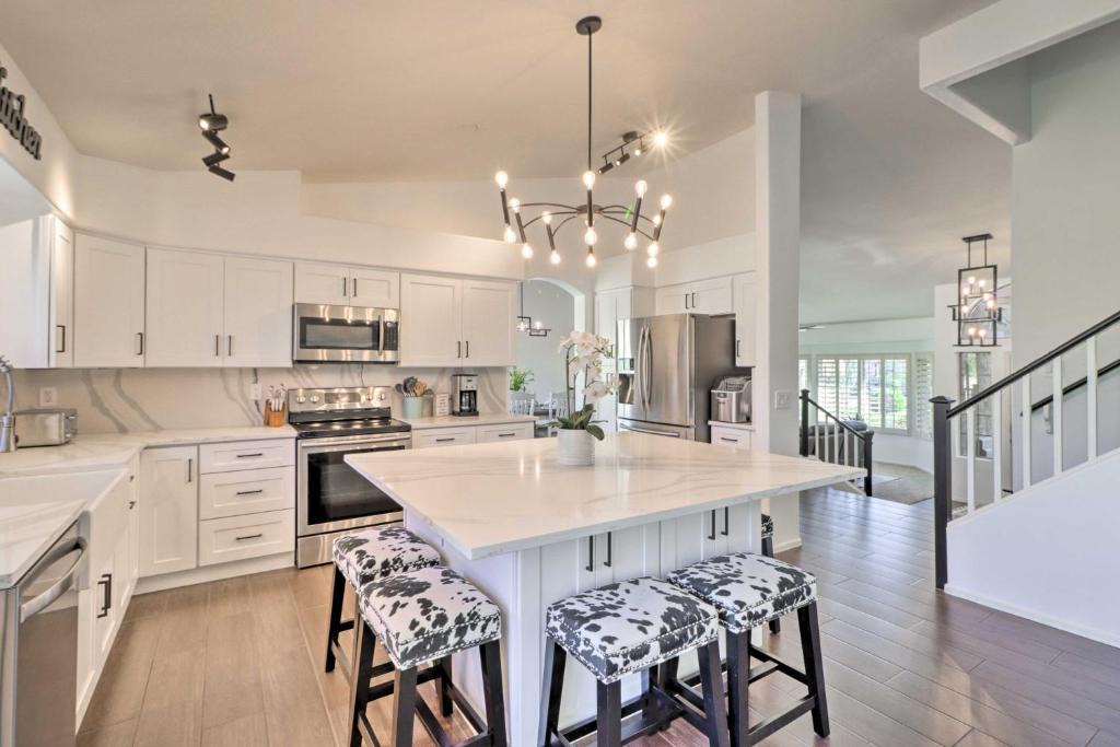 Estrella Mountain Ranch House | Complimentary Heated Pool: Goodyear Getaway!