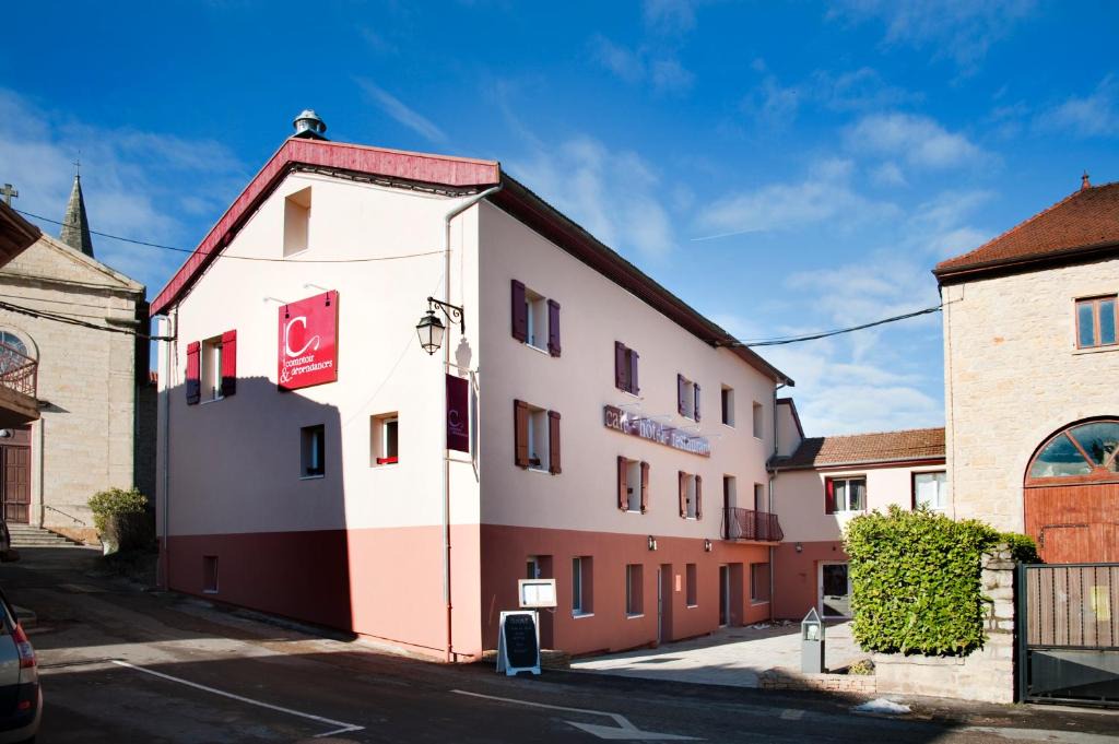Frontonas Hotel | Comptoir et Dépendances
