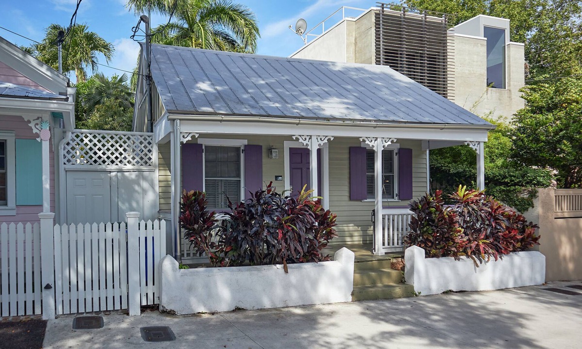 Downtown Cottage | Conch Cottage - Feels Like Home - 1BD/1Bath - Hot Tub