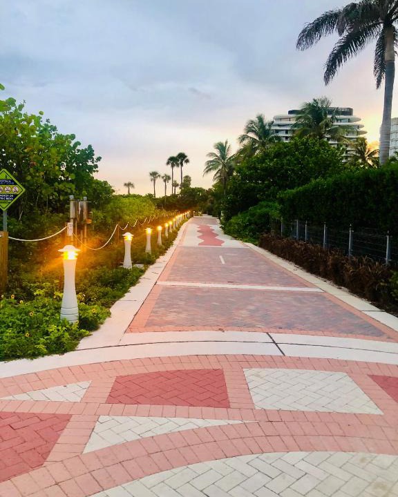 Mid Beach Apartment | Condo 103