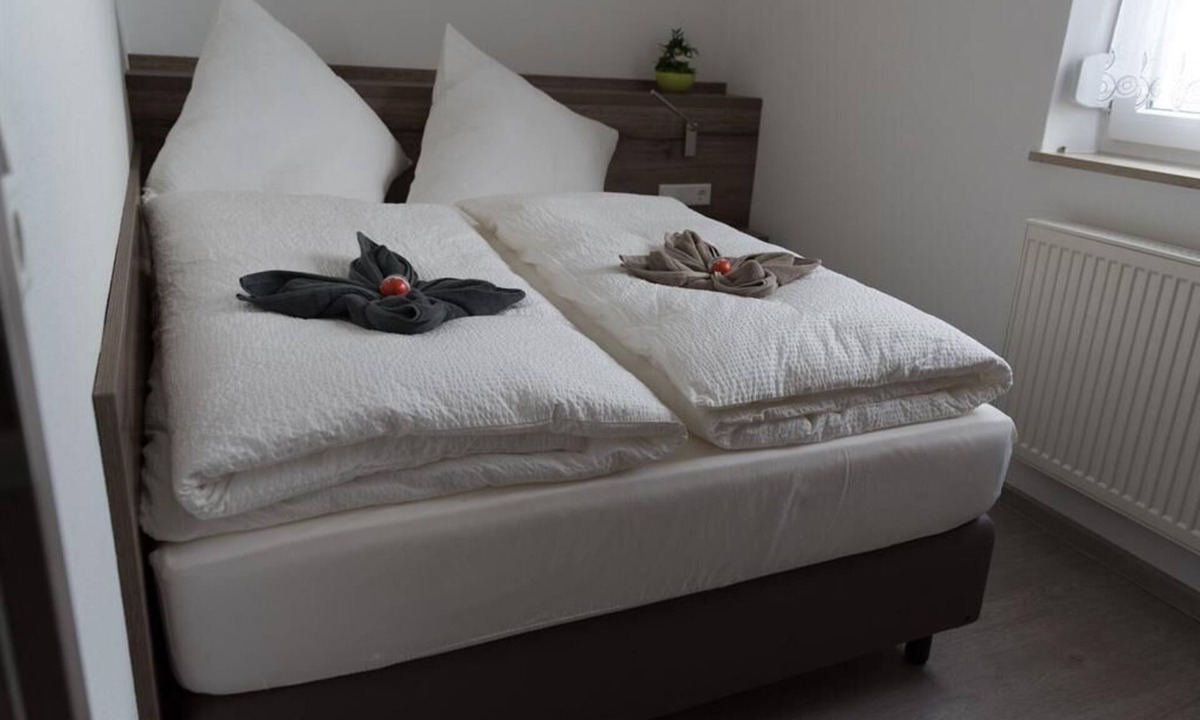 Neusitz Condo | Condo-Private Bathroom-Einstein