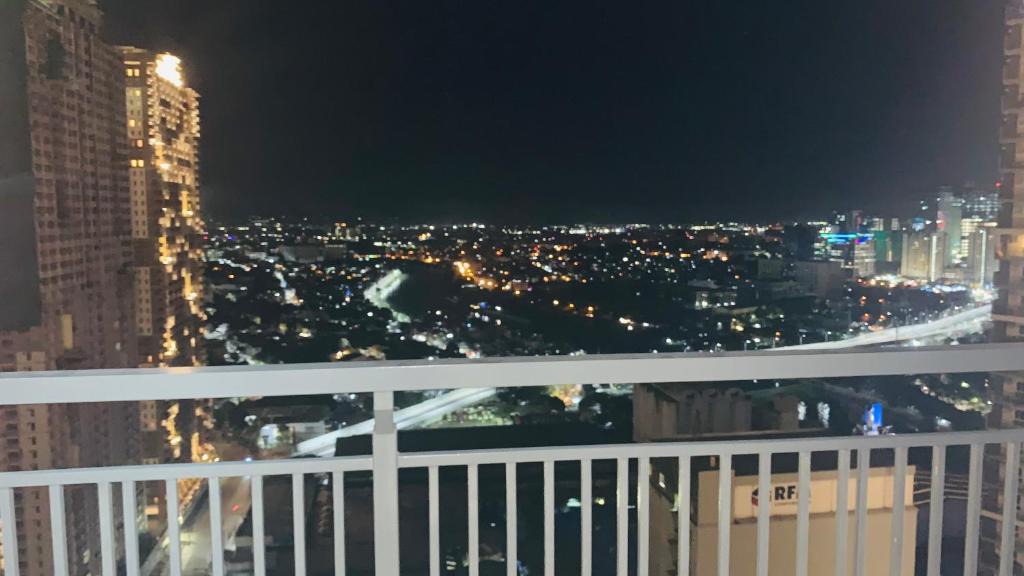 Highway Hills Apartment | Condo unit for rent 2BR with Balcony Fully furnished