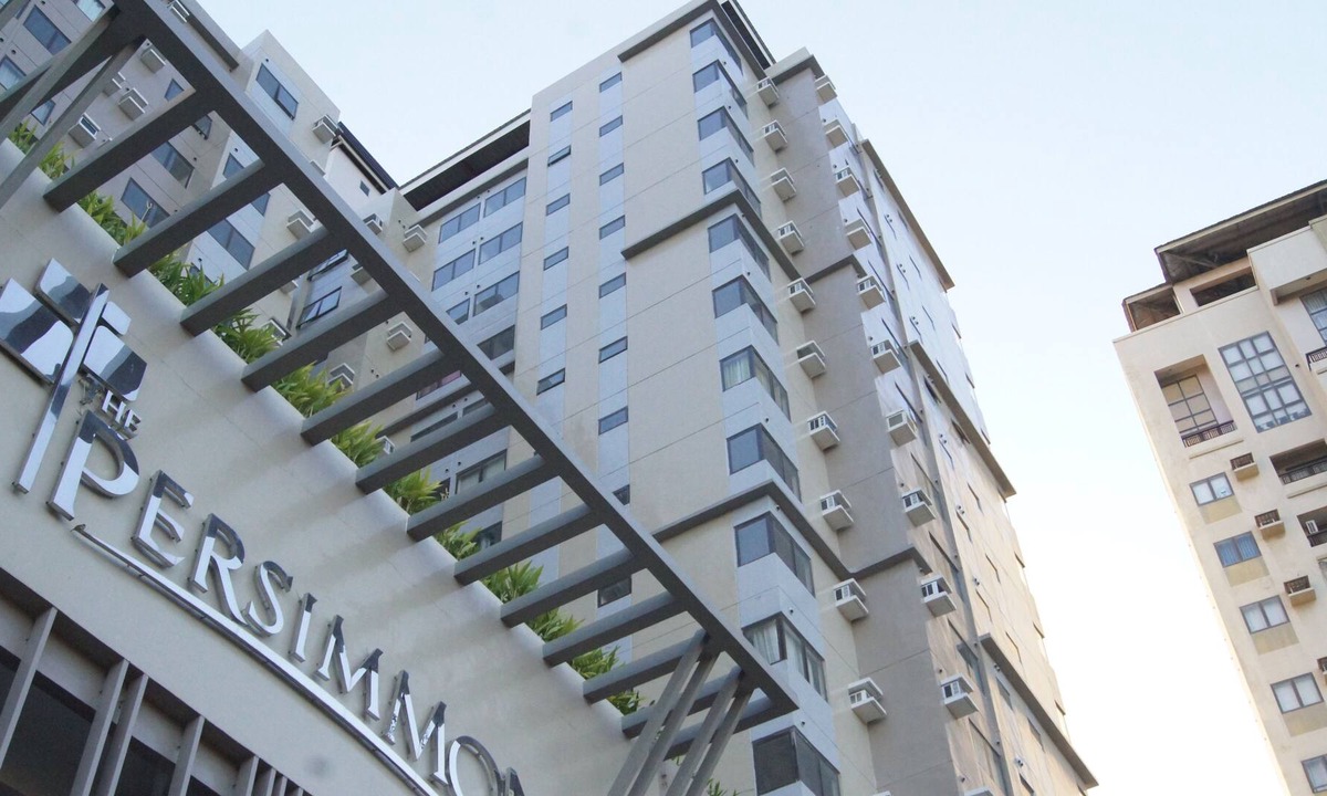 North Reclamation Area Apartment | Condominium With Pool And City View