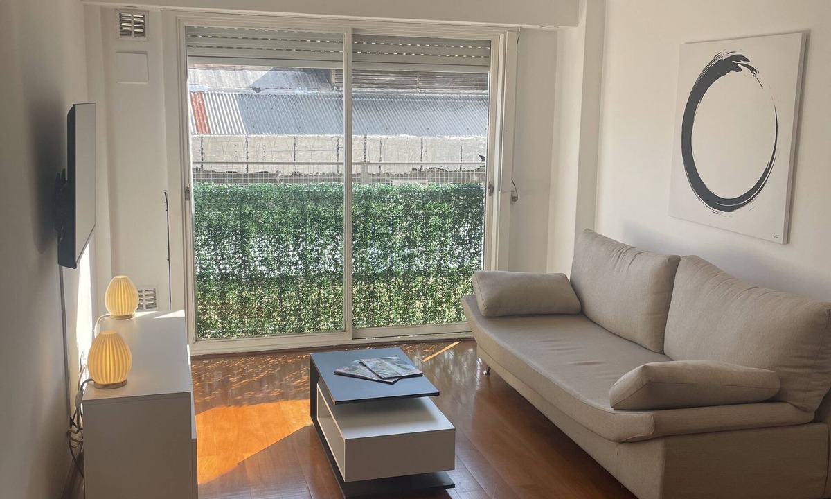 Colegiales Apartment | Confortable remodeled , 2 bed/1 bath in Palermo Hollywood