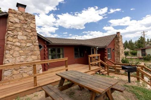 Red Feather Lakes House | Conjoined Cabin with Fireplace in Red Feather Lakes, Colorado, Perfect for a Family Holiday