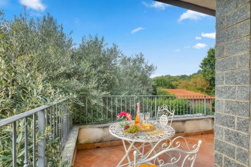 Monvalle Apartment | Connie's Apartment - Happy Rentals