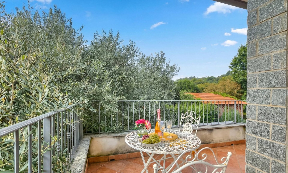 Monvalle Apartment | Connie's apartment, Monvalle, Italy