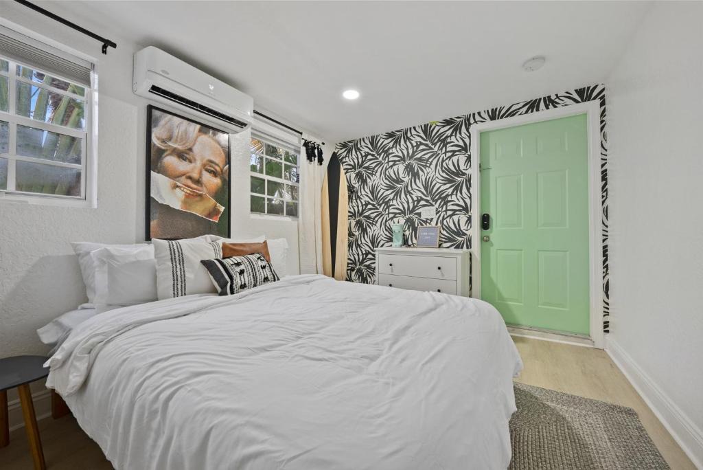 Victoria Park Hotel | CONSTANCE LANGDON AHS SUITE at THE KarINN BOUTIQUE HOTEL - Downtown Ft Lauderdale 5