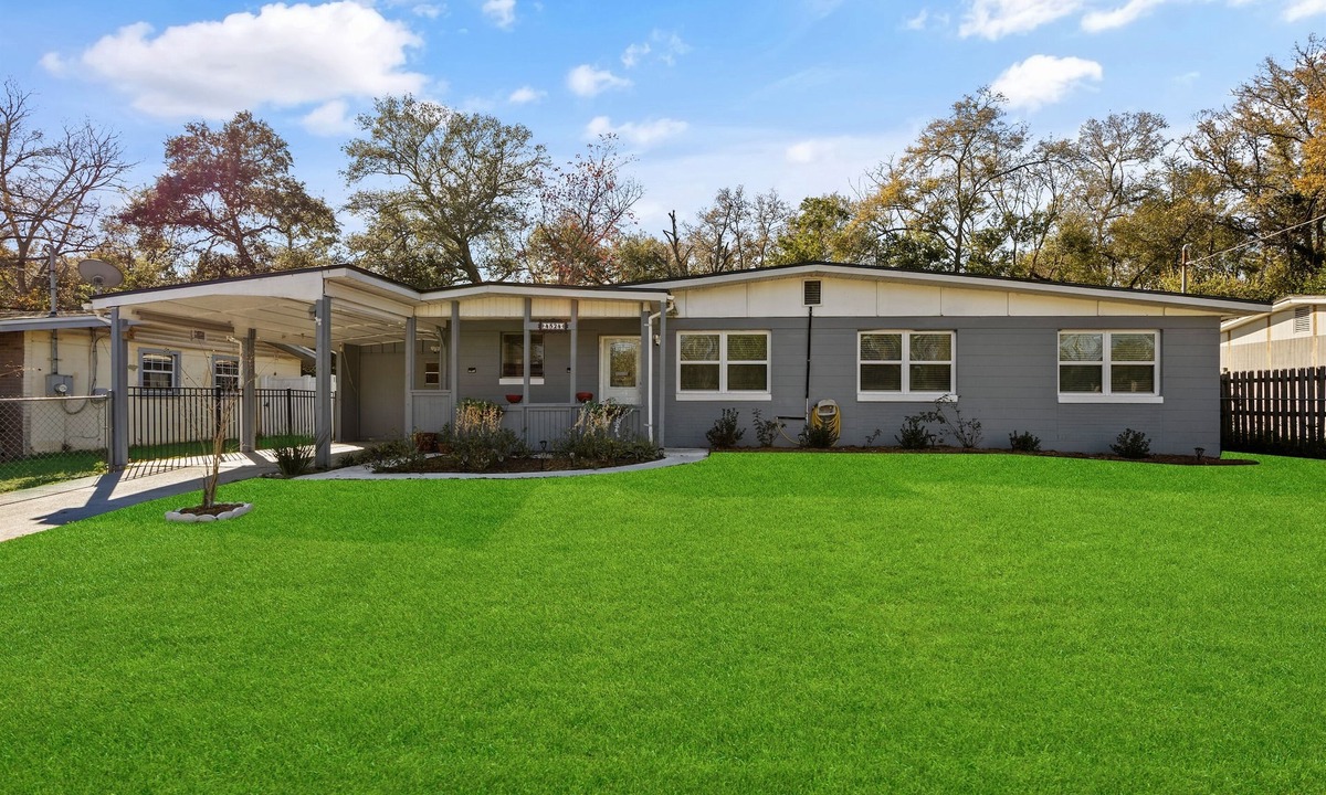 Cedar Hills House | Construction Workers Welcomed | NAS | I-295 Access