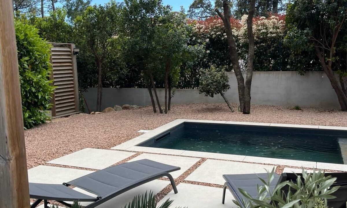 San-Gavino-di-Carbini House | Contemporary villa for 2 people, private pool, enclosed grounds