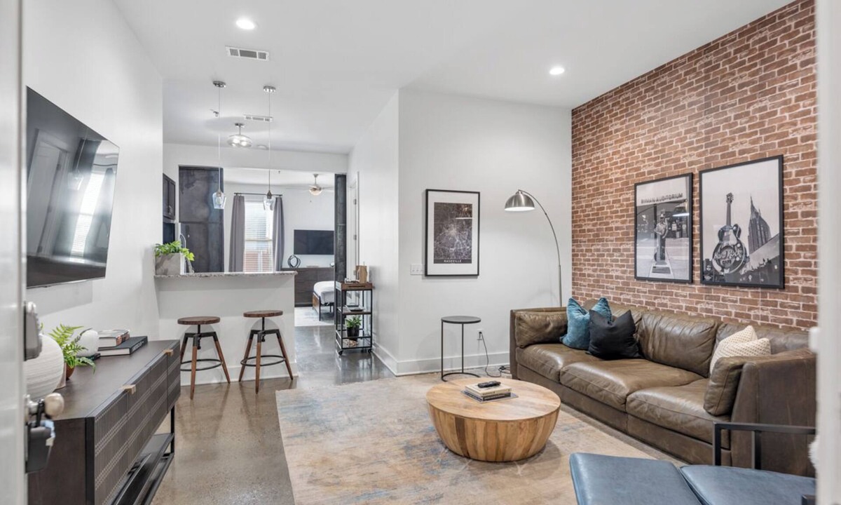 Midtown Condo | Contemporary 1BR Furnished Condo Near West End at The Lofts, Nashville