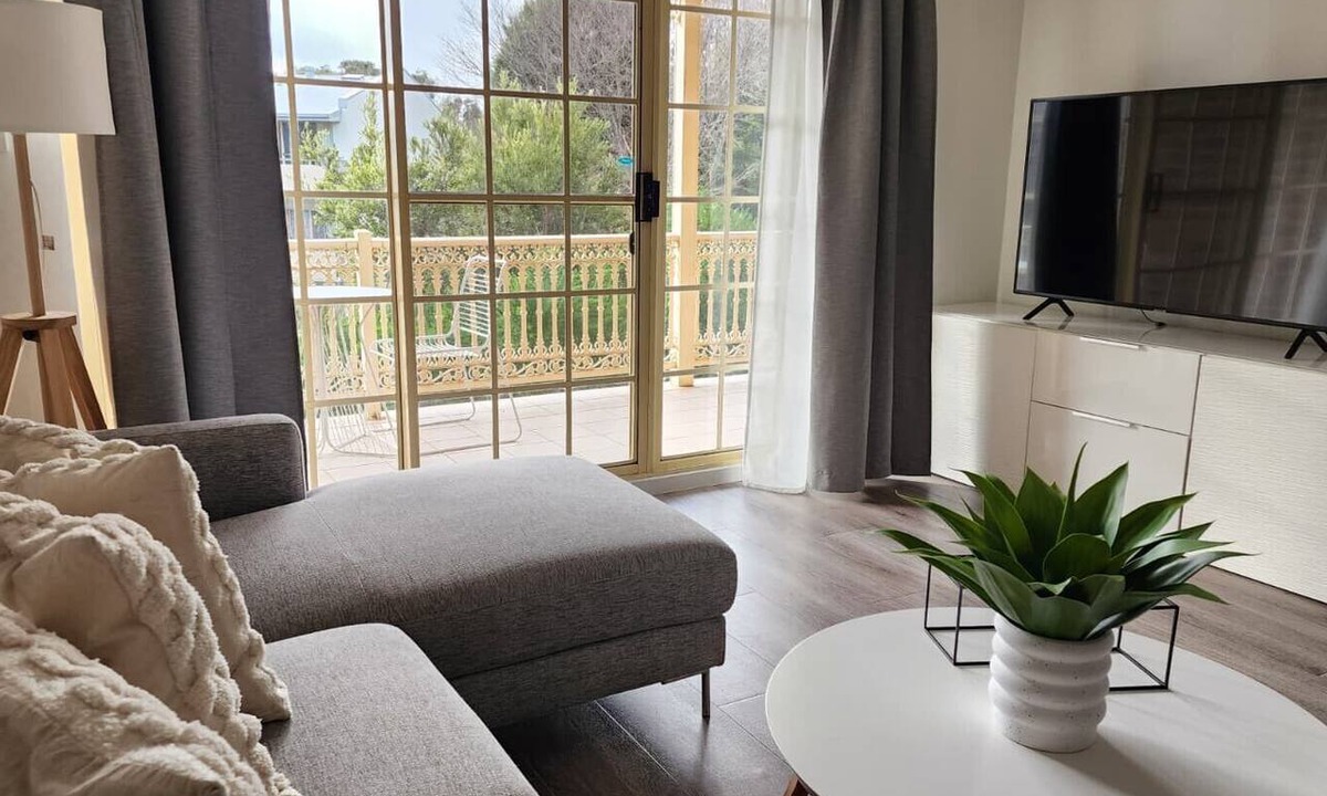 Manuka Apartment | Contemporary 2BR Apt in Kingston