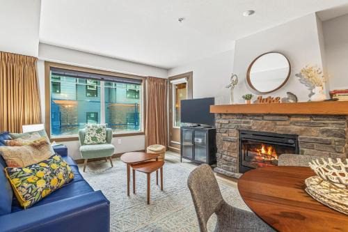 Copperstone Resort House | Contemporary 2BR with hot tub and Mountain Views