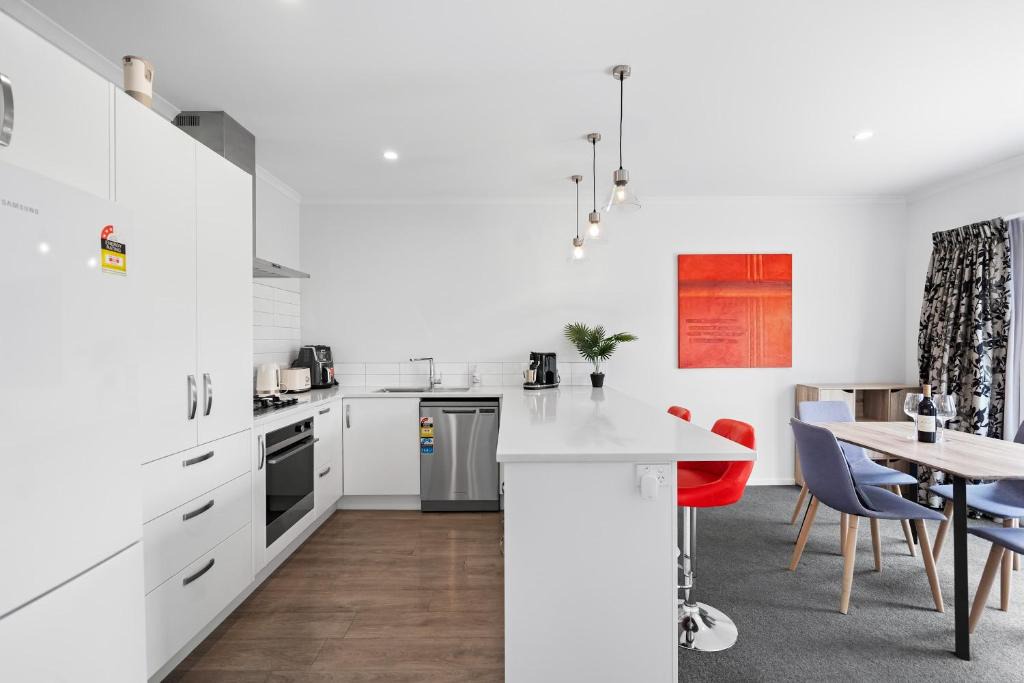 Frankton Apartment | Contemporary 3 Bed Townhouse Near CBD & Hospital