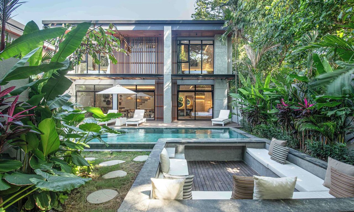 Batubelig House | Contemporary 5BR Luxury Villa – 400m to the Shore