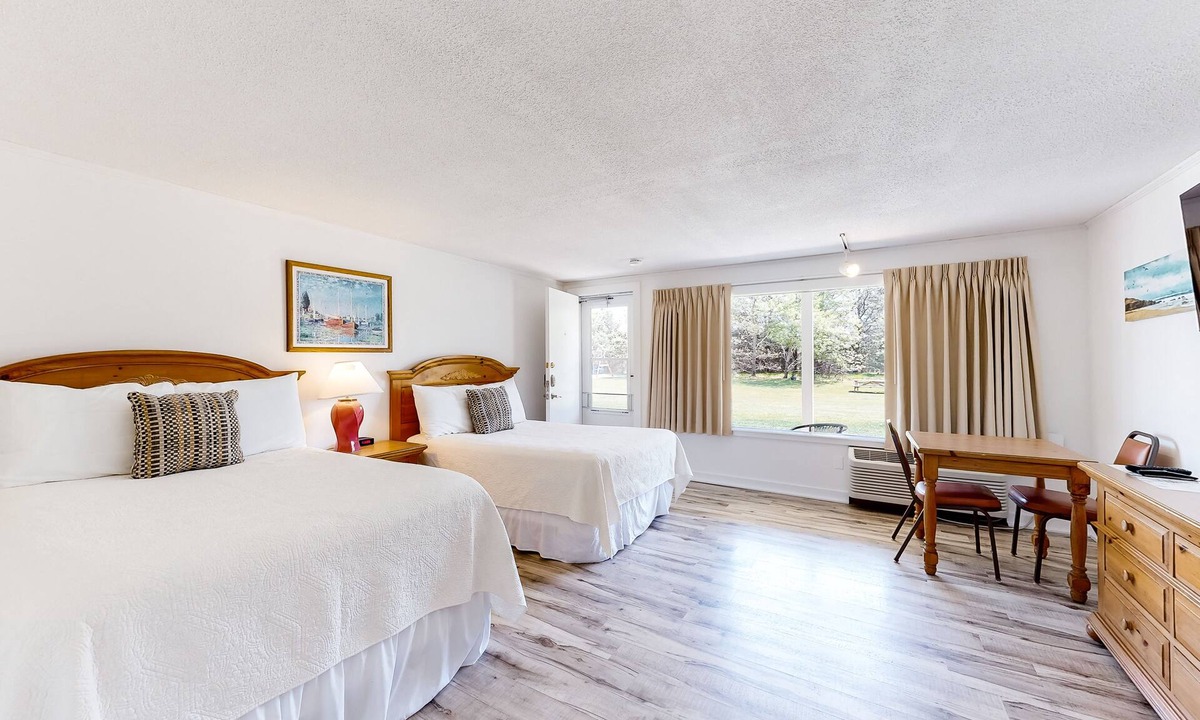 Oak Bluffs Apartment | Contemporary dog-friendly studio with beach access, pool & tennis courts