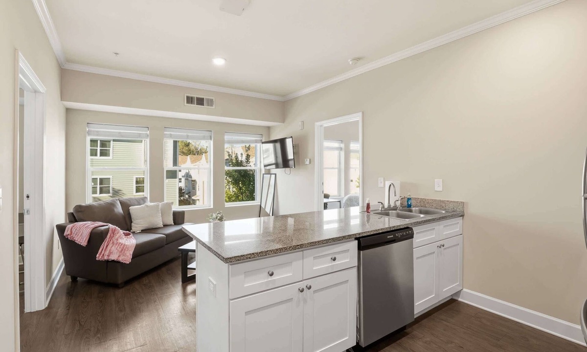 Central Apartment | Contemporary Hideout | 7min to Clemson University