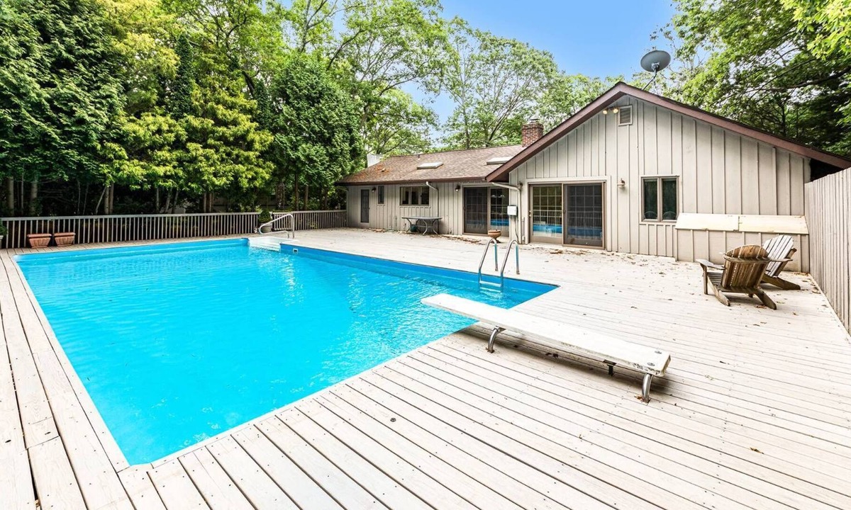 Northwest Harbor House | Contemporary, light and airy home - 5 min walk to bay - heated pool
