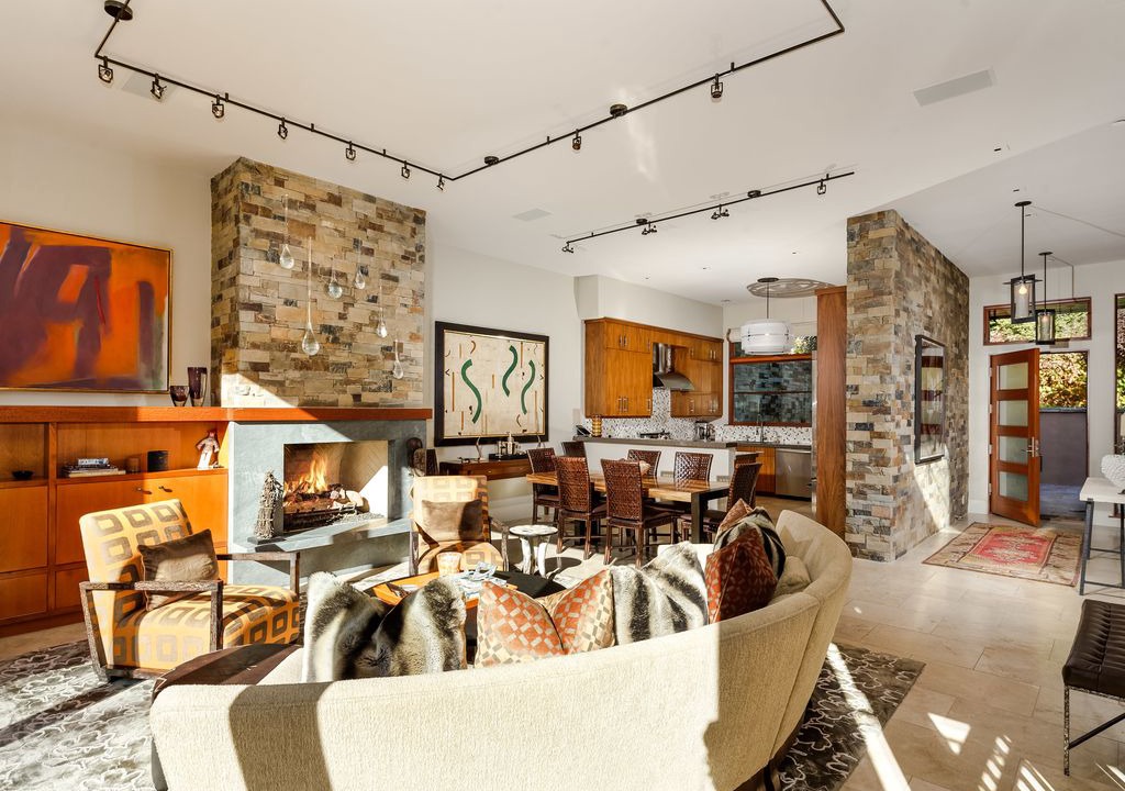 Mountain Valley House | Contemporary Mountain Valley Townhome