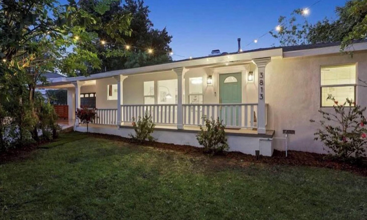 Crescenta Highlands House | Contemporary Peaceful home in Glendale Hills