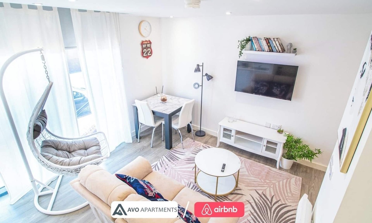 Sheffield Condo | Contemporary Studio Close to City – APT 10