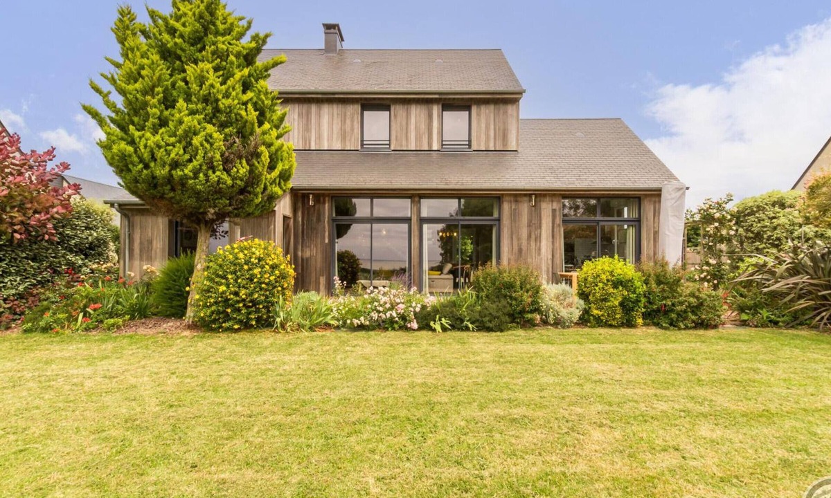 Dragey-Ronthon Cottage | Contemporary villa sea view - guests