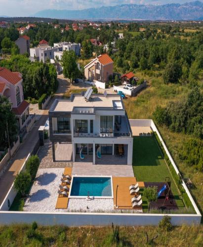 Nin Villa | Contemporary Zadar Villa 4 Bedrooms Villa Barako Prestige