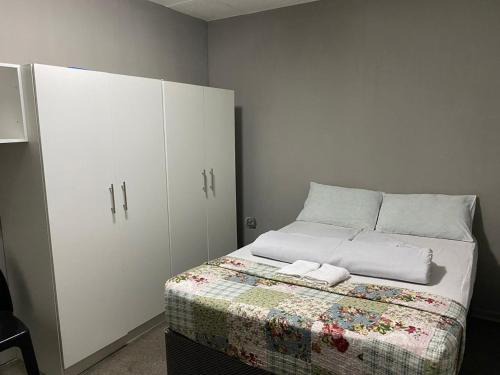 Mahikeng House | Contractors Accommodation at pio guest house