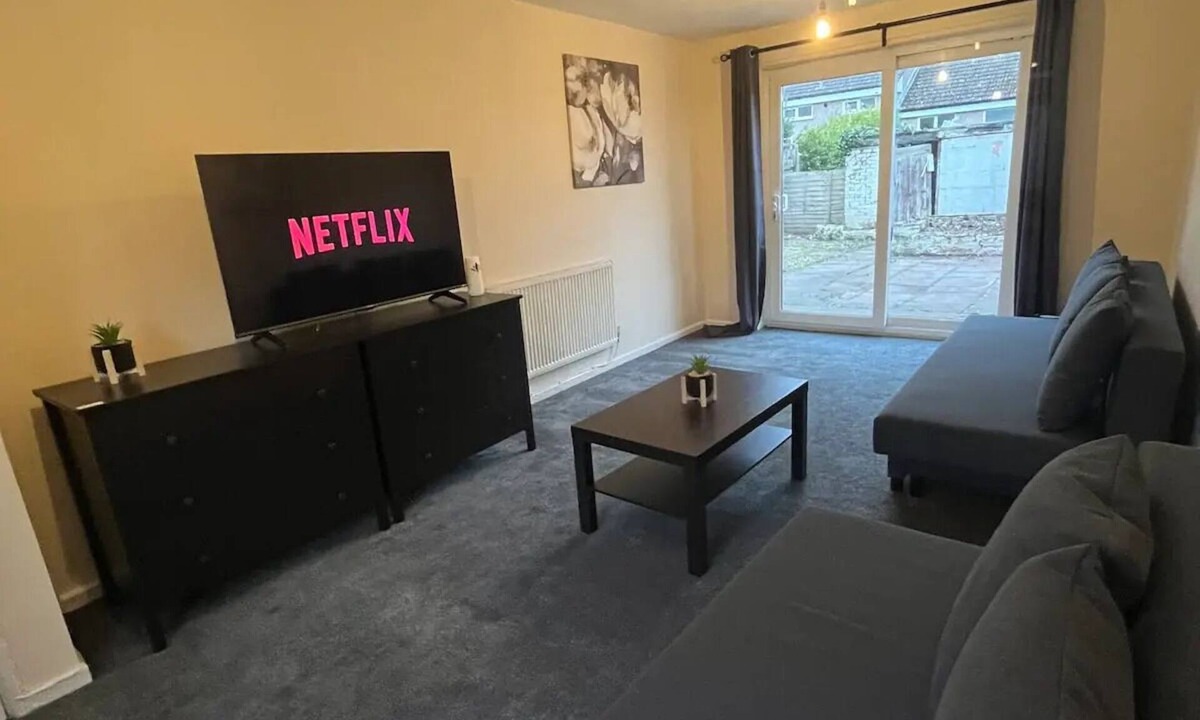 Stonnall Apartment | Contractors | NHS | Business | NEC | Airport